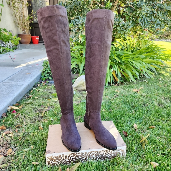 Classy Chic Fitted Vince Camuto Slate Gray Boots - Picture 5 of 8